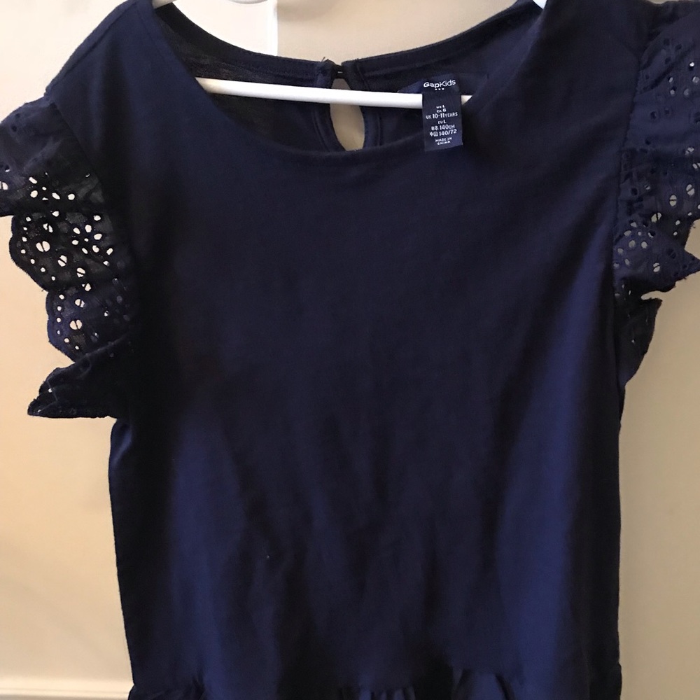 Gap kids top, girls 10